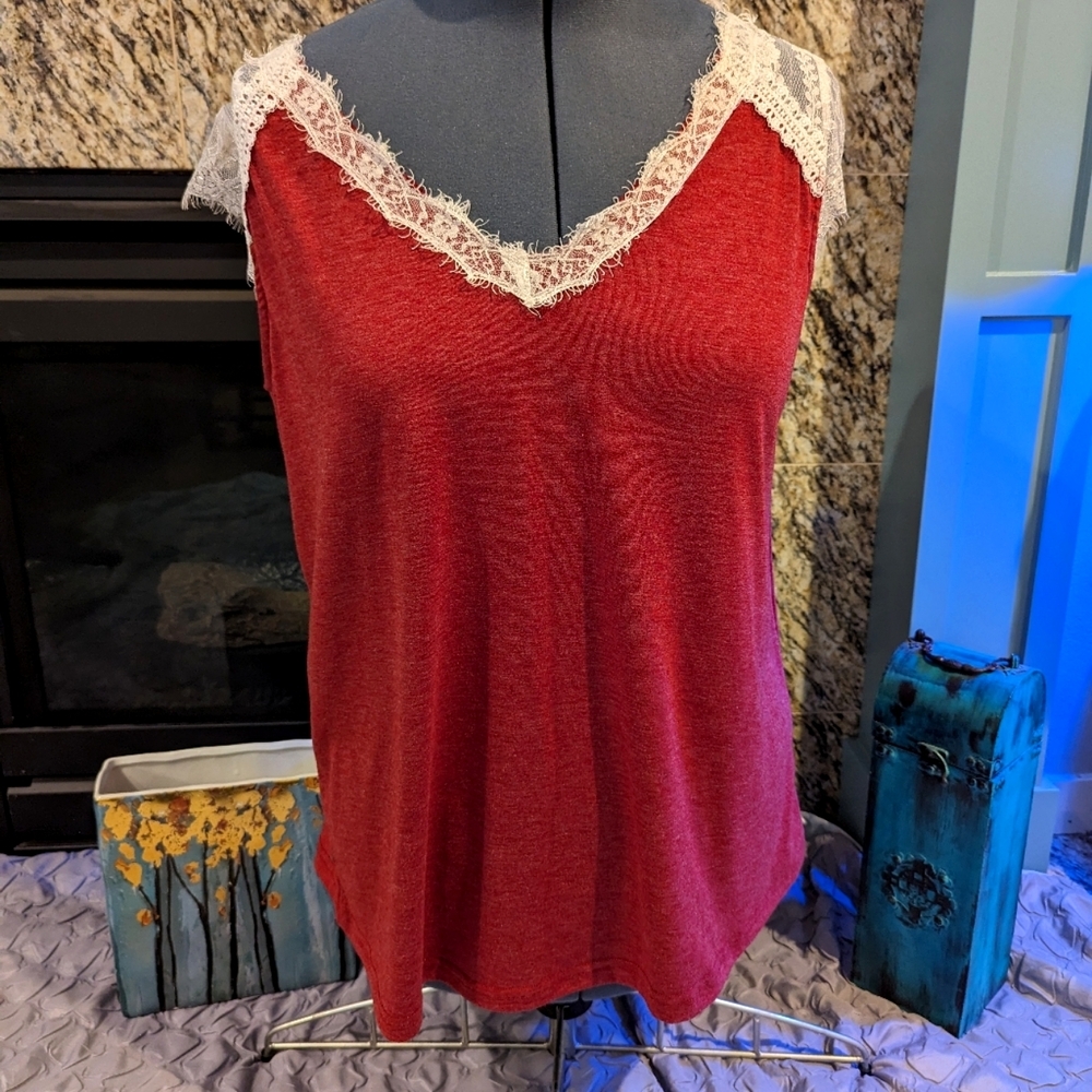 Burgundy and white lace yoke raglan top - XL